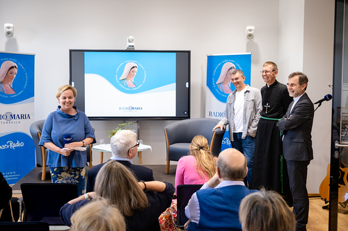 EB Grünwidl bei einer Livesendung Radio Maria / Erzdiözese Wien/ Schönlaub, Stephan Schönlaub EB Grünwidl bei einer Livesendung Radio Maria