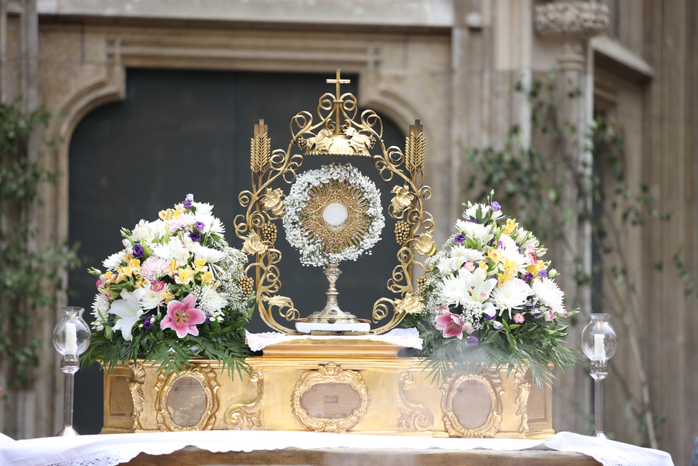 Monstranz bei einer Fronleichnamsfeier