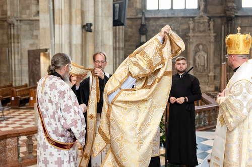 Priesterweihe Byzantinischer Ritus im Stephansdom / Erzdiözese Wien/ Schönlaub